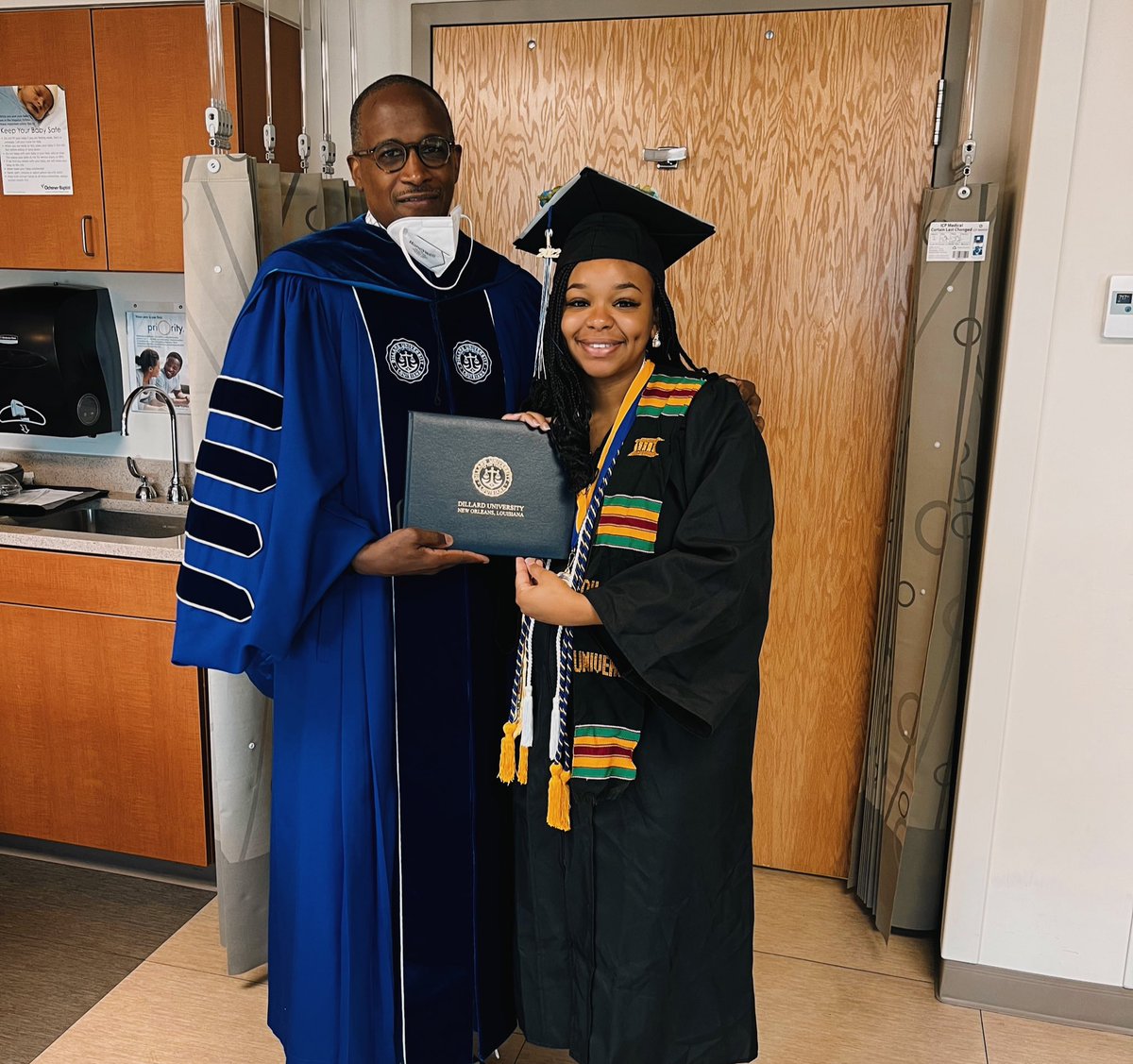 I thought I was gonna walk across the stage to get my degree, instead I got my baby. My sweet face decided to make his way on MY big day (now his). Shoutout to my university for still bringing my graduation and degree to me. 🎓 Ima college graduate &amp; mommy, talk to me nice! 🎉