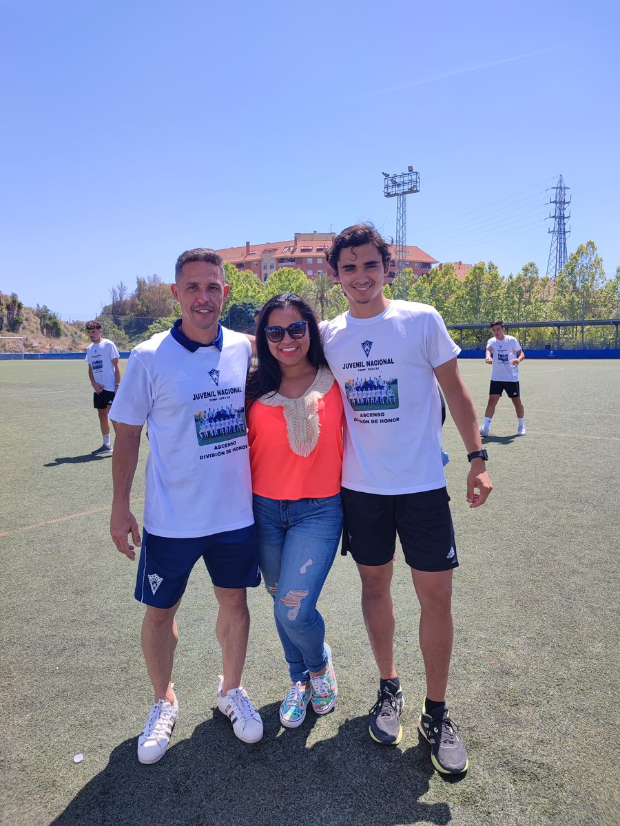 Sunnyph27's tweet photo. Muchas personas a las que tengo que agradecer por creer en mí y  siempre tener una palabra de motivación y apoyo incondicional para esta y todas las temporadas en la @CanteraMFC  gracias gracias  gracias @RocioNavas22 @Peplopezmoncayo @_Karlafitmom 
@salvamarbella Gustavo, Andrés https://t.co/8SInfKuv0F