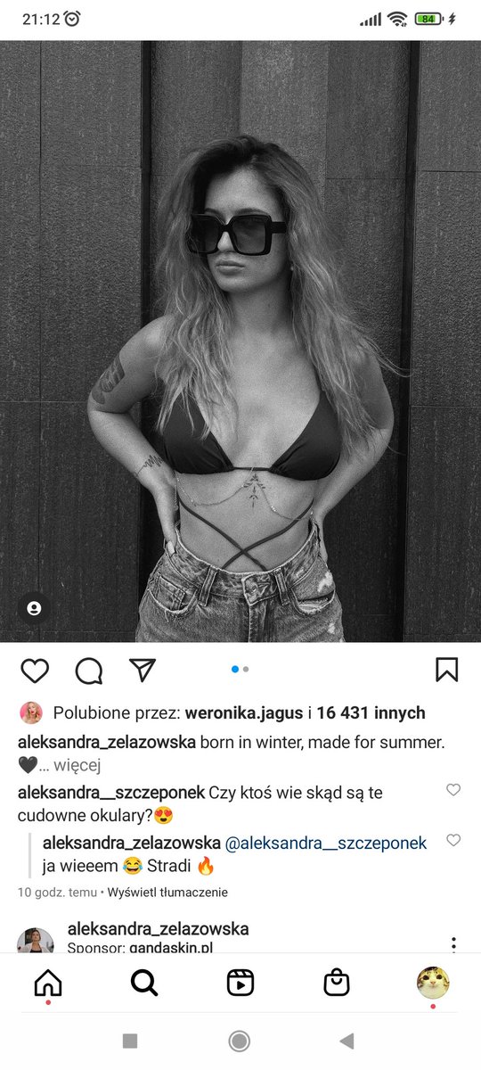 sherli989's tweet photo. Przerabiania fotek ciąg dalszy. Czy ona serio ma ludzi za takich idiotów, że tak bardzo zmniejsza sobie talię i myśli, że tego nie widać, gdzie na pierwszym lepszym jej filmie można zobaczyć, że ona TAK NIE WYGLĄDA. Widać leczenie kompleksów fotoszopem #alexxisola https://t.co/i7eHsWdqcM