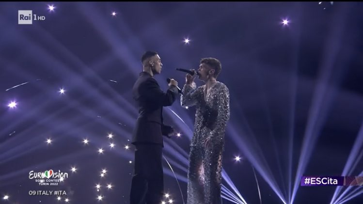 thepr0phecy__'s tweet photo. non noto differenze 
#Amici21 https://t.co/OjR2Jio3O1