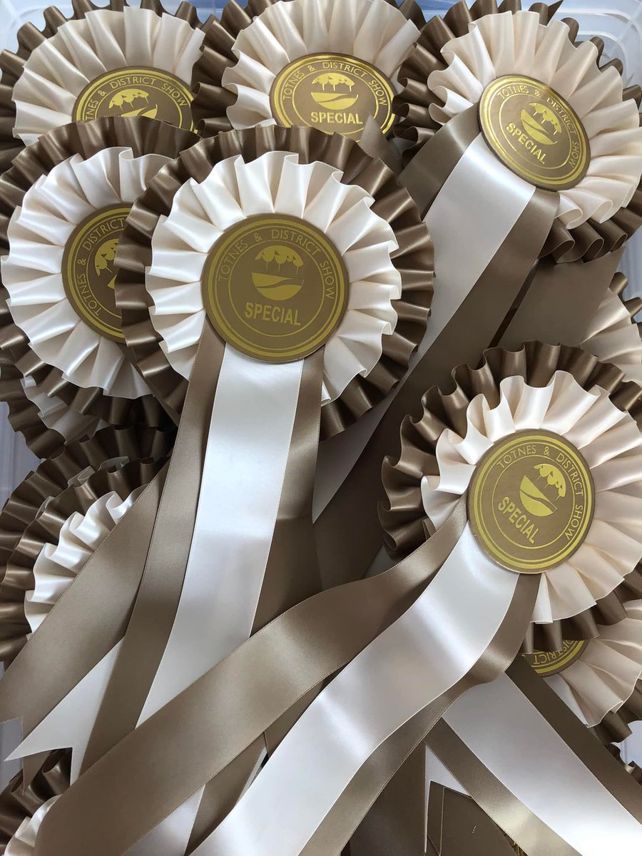We've spent the weekend sorting our stunning rosettes. Have you entered yet? For cattle details & entries click here >> totnesshow.com/competitors/ca… For sheep details & entries click here >> totnesshow.com/competitors/sh… For Horse details & entries click here >> totnesshow.com/competitors/ho…