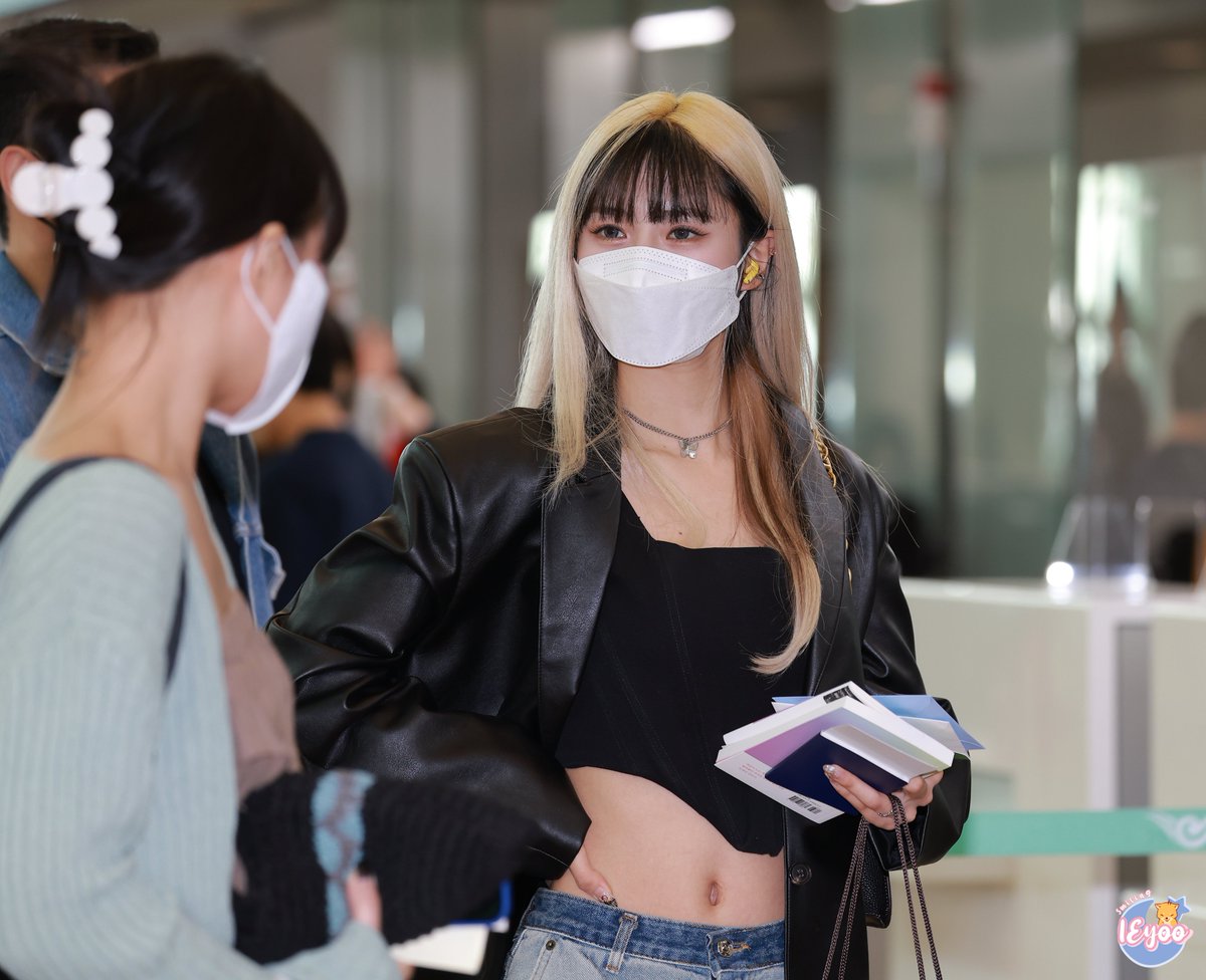 SmilingIEyoo's tweet photo. 220514 ICN Departure HQ  ICN 출발 HQ

#드림캐쳐 #dreamcatcher
#시연 #SIYEON #유현 #YOOHYEON     
@hf_dreamcatcher https://t.co/BpjmGr3yKT