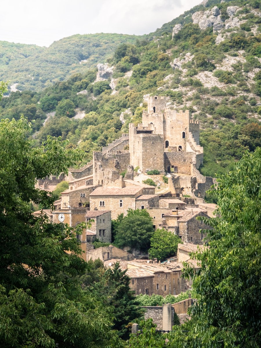 Caillou_Hiboux's tweet photo. 🏰🏃 SAINT-MONTAN 🏃🏰

Le village de Saint-Montan nous a bluffés en ce beau dimanche ! ☀️

Son labyrinthe de ruelles est un véritable terrain de jeu pour les enfants du coin et de passage... 

Merci à notre application préférée @prairy_app  pour la chouette idée de balade ! https://t.co/Ix9AJl0G9M