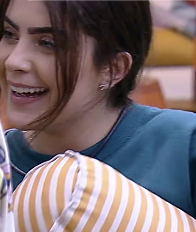 furacaodeja's tweet photo. Quando a felicidade transborda do coração, é impossível conter o sorriso. Amo te ver sorrindo @jadepicon 🤍🌪
#deja #JadePicon #tiamuuu #jadoca https://t.co/iJsLS44EHY