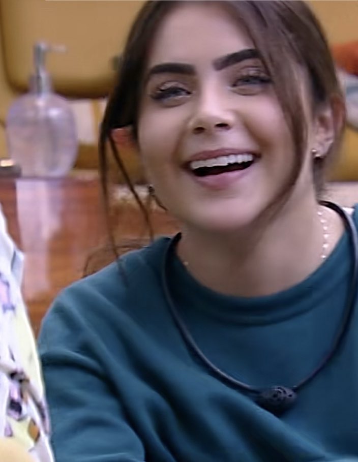 furacaodeja's tweet photo. Quando a felicidade transborda do coração, é impossível conter o sorriso. Amo te ver sorrindo @jadepicon 🤍🌪
#deja #JadePicon #tiamuuu #jadoca https://t.co/iJsLS44EHY