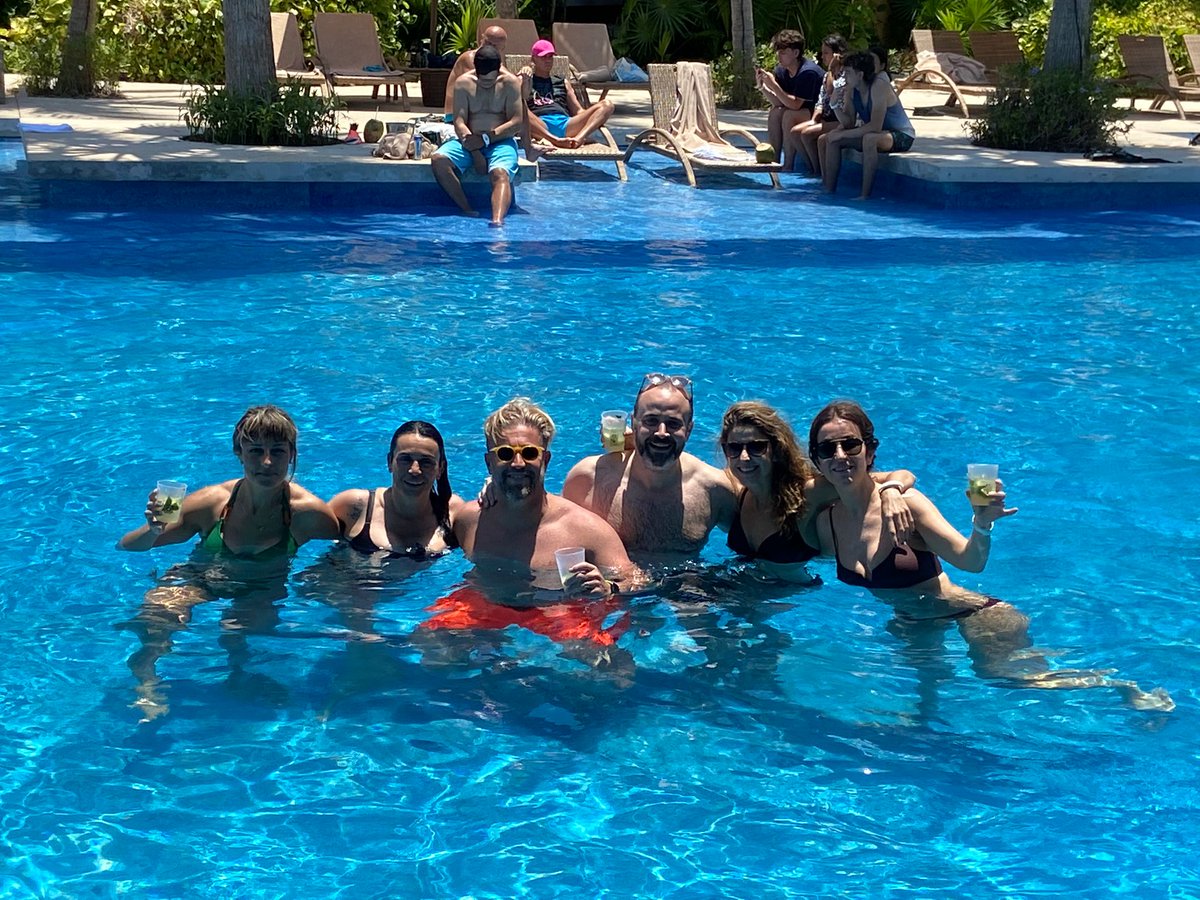 acnnews's tweet photo. What a gift to spend a week in Cancun at the Xcaret resort connecting on the deepest level with the rest of the #ACNfamily for some serious R&R. This place is incredible. No one does an incentive trip like ACN. #XcaretAdventure #acnleadershipretreat #acnxcaret https://t.co/TiZumsw7JD