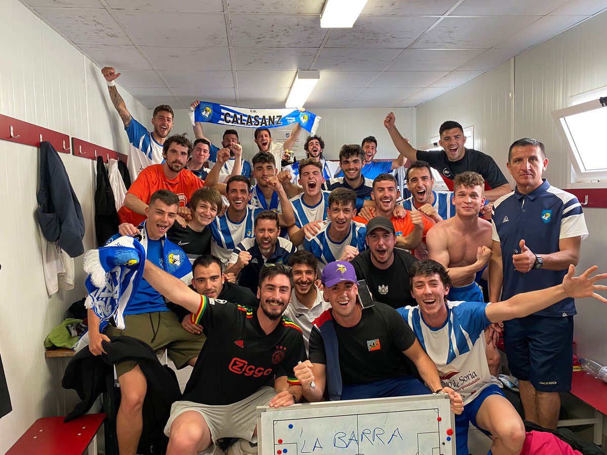 calasanzsoria's tweet photo. ⚽ SENIOR REGIONAL ⚽

💙🤍 ¡¡¡ OTRO AÑO MAS SOMOS EQUIPO DE REGIONAL !!! Gran victoria por 7-1 ante @cdlagranja2021 donde hemos podido disfrutar de un ambientazo y de un partidazo de los nuestros 💙🤍 

👏 ENHORABUENA 👏

⚽⚽ Madrigal
⚽⚽ Alvarito
⚽⚽ Guille
⚽ P. Rodrigo https://t.co/js3zZSG78R