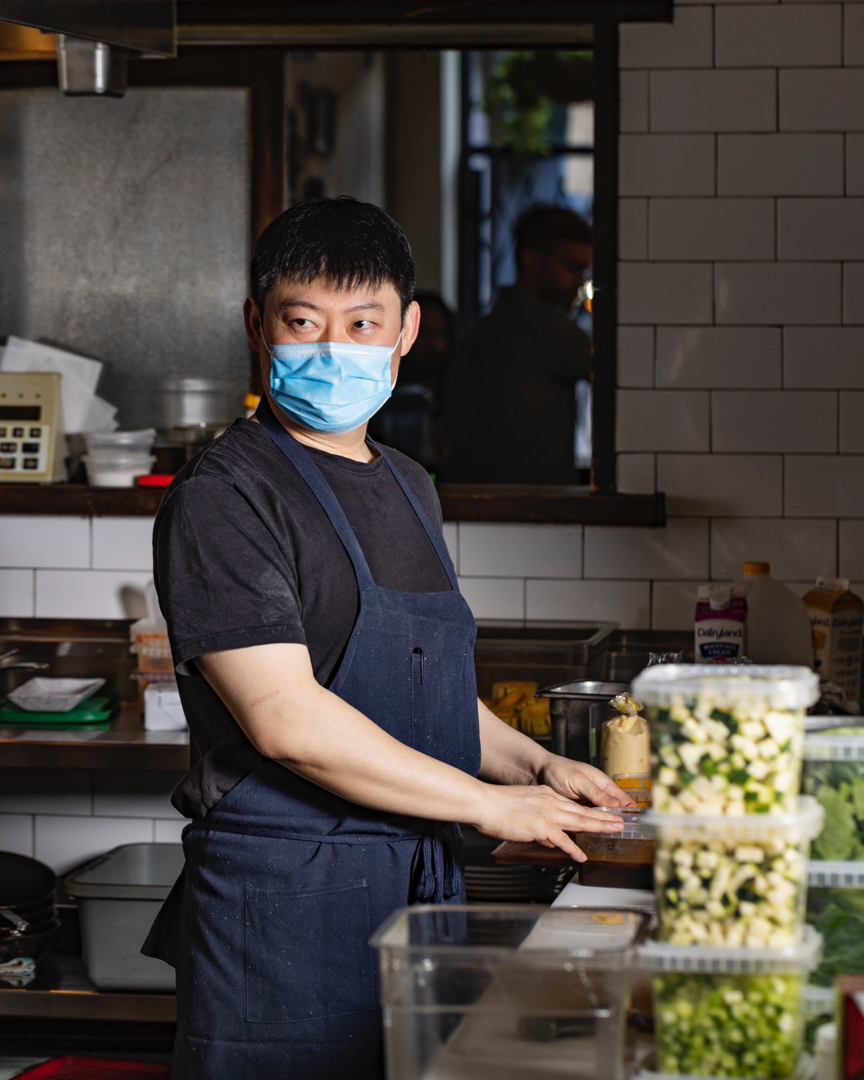 Talk doesn’t cook rice.
[Chinese Proverb]
Chef <a href="/zachary_zs/">Zachary Smith</a>, walking the wok. 
#BaoBeiPortraitSeries by <a href="/markyammine/">Mark Yammine</a> in #ChinatownYVR