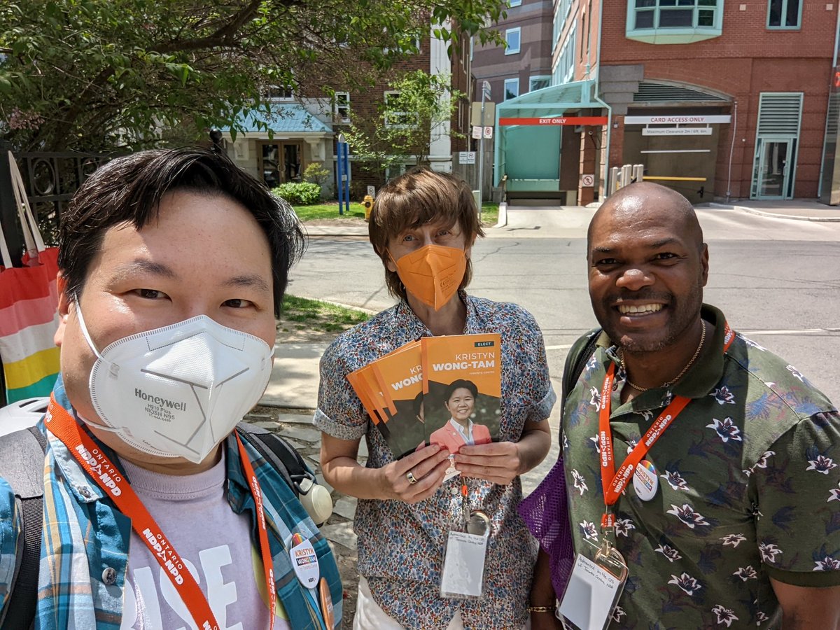 bfchangTO's tweet photo. Birthday joy! After brunch with some good friends like @ChrisMoiseTO @nicolerobicheau and special guest @MPJulian we went out to canvass across #TorontoCentre! 

People across #TorCen know and love @kristynwongtam &amp; the work we have planned as @OntarioNDP govt. #OntarioVotes https://t.co/4Lc0c1jA2l