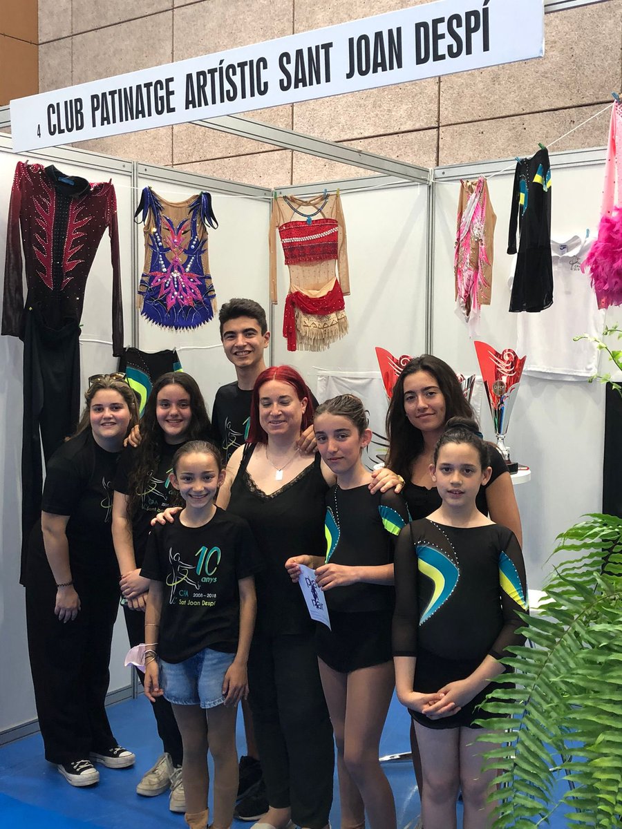 Hem passat un bon matí a la Fira De l’Esport fent el que més ens agrada: patinar i promocionar el nostre Club🛼🛼#somcpasantjoandespí #lavidasobrerodes <a href="/DESPIesport/">DESPÍesport</a>