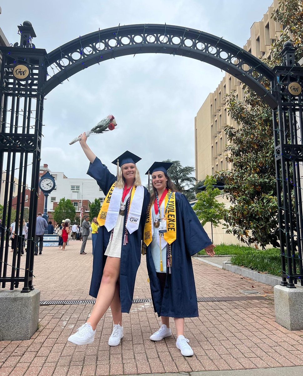 ChangeTheRef's tweet photo. “Thinking of all of those lost to gun violence who should’ve been graduating as the class of 2022 this year💔🥑💛🎓
#ChangeTheRef #EndGunViolence #TheLostClass #Classof2022” @eve_levenson
Stoles by @manueloliver00 in honor of #TheLostGeneration. https://t.co/UBnHYsrMyo
