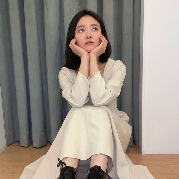 translation230's tweet photo. Hello, I’m SY translation!
I’ll translate things about SY(Instagram, articles, videos, and so on).
If you have any requests, plz send me DM.

#LeeSeYoung #이세영 https://t.co/AjI2bWGD2g