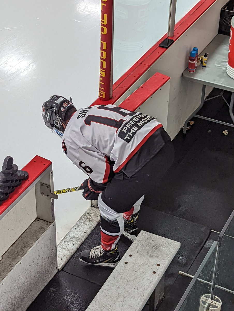 EaglesPJHL's tweet photo. Preparing for one last Flight.
#WeFly #OneLastTime https://t.co/ZUb4kVhyK3