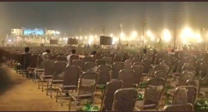 225usman's tweet photo. #fsdjalsa ki Lightning    #gujratjalsa ki Lightning https://t.co/uiqPm9W5a8