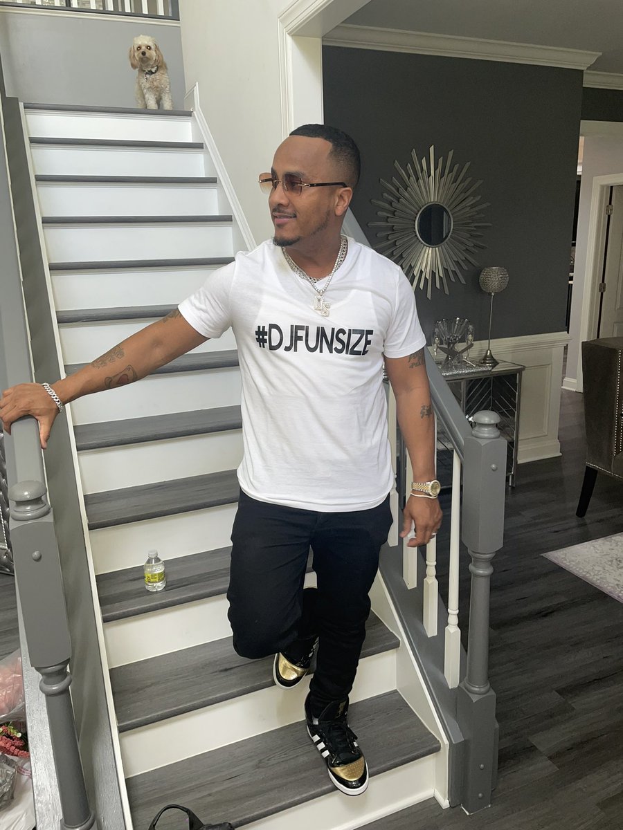 DJQUICKSILVA's tweet photo. When THEY make fun of you,Get the last laugh by Capitalizing 💰 of THEM😂😂
Tune in 📺 Every Saturday 9pm #LAMDC on @owntv
📍Get your autographed #DjFunSize T-shirt signed by #QuickSilva 😎
#LAMDC #LoveAndMarriageDC #Own #QuickSilva #FunTimeMoms #GuessSheNeverHadFun 😜 https://t.co/tzuQknuJRm