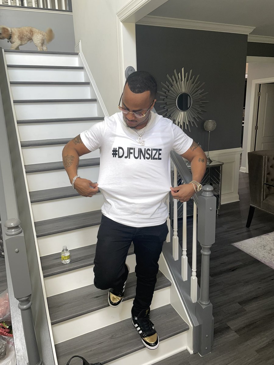 DJQUICKSILVA's tweet photo. When THEY make fun of you,Get the last laugh by Capitalizing 💰 of THEM😂😂
Tune in 📺 Every Saturday 9pm #LAMDC on @owntv
📍Get your autographed #DjFunSize T-shirt signed by #QuickSilva 😎
#LAMDC #LoveAndMarriageDC #Own #QuickSilva #FunTimeMoms #GuessSheNeverHadFun 😜 https://t.co/tzuQknuJRm