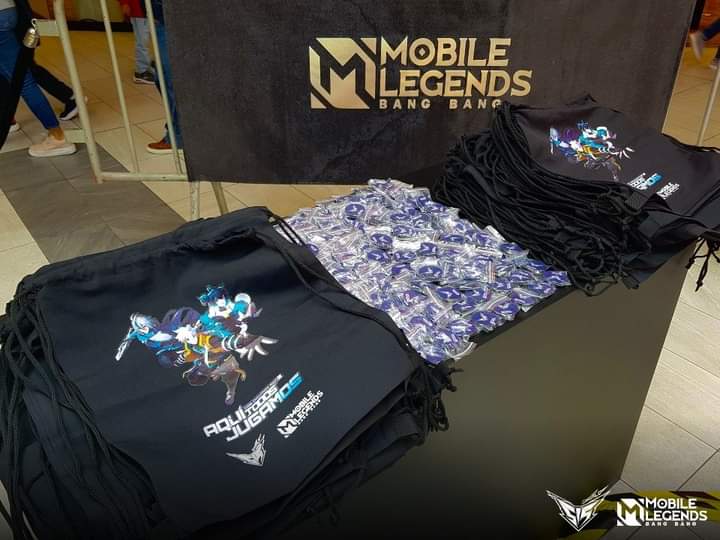 mlbblatam's tweet photo. ¡Veamos lo que está pasando en el evento 515! 🤩
¡Estamos listos para el show!
¡¡¡Ven y disfruta de la fiesta!!! 🥳
#AquíTodosJugamos #MLBB #MLBBLatam #MLBB515 #challengerparty https://t.co/twES9rSEEW
