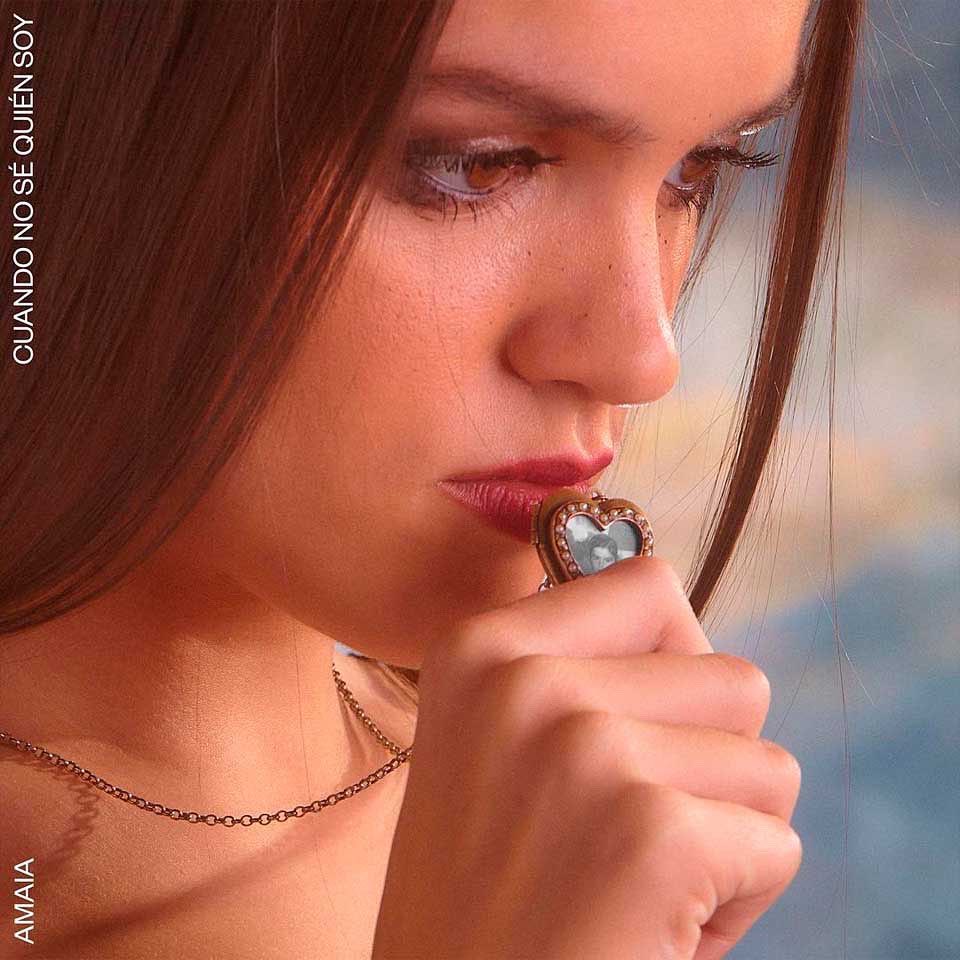 alizzzmusic's tweet photo. Esta semana salió el álbum de Amaia. El 4o disco q produzco. No hago discos como churros pq literal me dejo la vida en ellos. Mi disco ha cambiado quién soy como artista, El Madrileño ya es leyenda y Ídolo supuso el ppio de muchas cosas, no solo xa nosotros. A ver q viene ahora. https://t.co/YJZUVbyj43