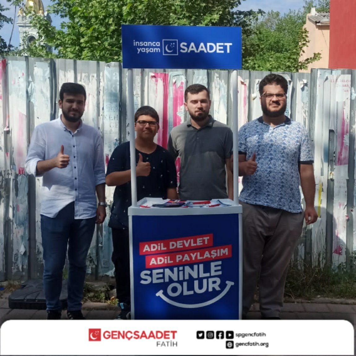 SPGencFatih's tweet photo. ⚖️Adil Devlet 
⚙️Adil Paylaşım
SENİNLE OLUR 😊 

Gündüzleri stant, geceleri saha çalışmaları ve çay sohbetleri ile
#İnsancaYaşam için karınca misali azimle ve gayretle çalışmaya devam ediyoruz.

Partimize ilgi gösteren ve üye olan genç arkadaşlarımıza teşekkür ederiz. https://t.co/ttWL8oA9yd