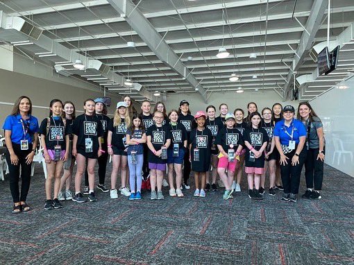 TataCalde's tweet photo. Besides driving this weekend I had the pleasure to attend one of the @iplaylikeagirl events and share a bit of my story. I want the next generation to have better opportunities. Letβs keep working to #changestereotypes.
You girls made my day with those amazing messages ππ»β₯οΈ https://t.co/UKqWEI0HcS