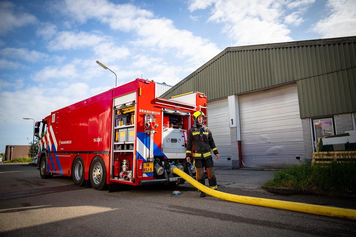 De brandweerploeg uit Nieuw-Beijerland heeft afgelopen zaterdag onder grote belangstelling de gewestelijke brandweerwedstrijd in Haastrecht weten te winnen, zij eindigde nipt voor de ploeg uit Wieringerwerf. De ploeg uit Stramproy maakt het podium compleet met de 3e plaats.
#abwc