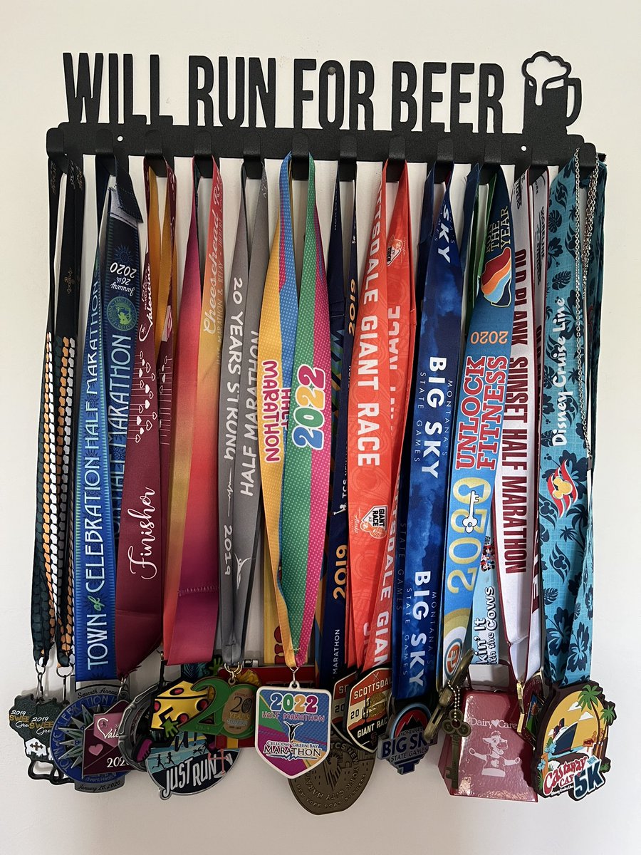 erinstevensmd's tweet photo. New race day bling after the @cellcommarathon half marathon today. Beautiful day and glad to be racing again! #wasntfast #wasfun #irunforbeer https://t.co/aKhboNTmPy