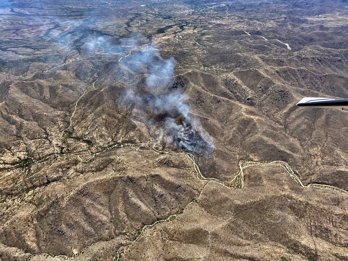 HotshotWake's tweet photo. New start - Arizona: The Smugglers Fire is NW of Sasabe in Pima County. Currently 30 acres with spread potential. Aircraft, a Type2 ia crew, engines, and tenders have been ordered. No values at risk, currently. 📷: @azstateforestry #wildfire #smugglersFire #Arizona #weather https://t.co/pgdyzVbm0m