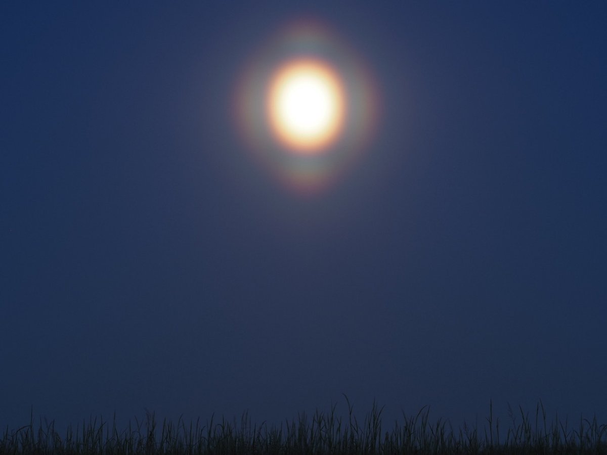 ITeich's tweet photo. #Mond #Halos betrachtet vom #sprembergerstausee aus https://t.co/RyDPsQpTtC