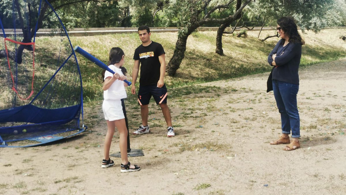 eurosoftball22's tweet photo. 🥎 EUROSOFTBALL ON TOUR 🥎
Aquest cap de setmana hem promocionat l’#europeansoftball22 a la Fira de Sant Isidre de Viladecans 📣
#softball #Vildecans https://t.co/496rco1yZj