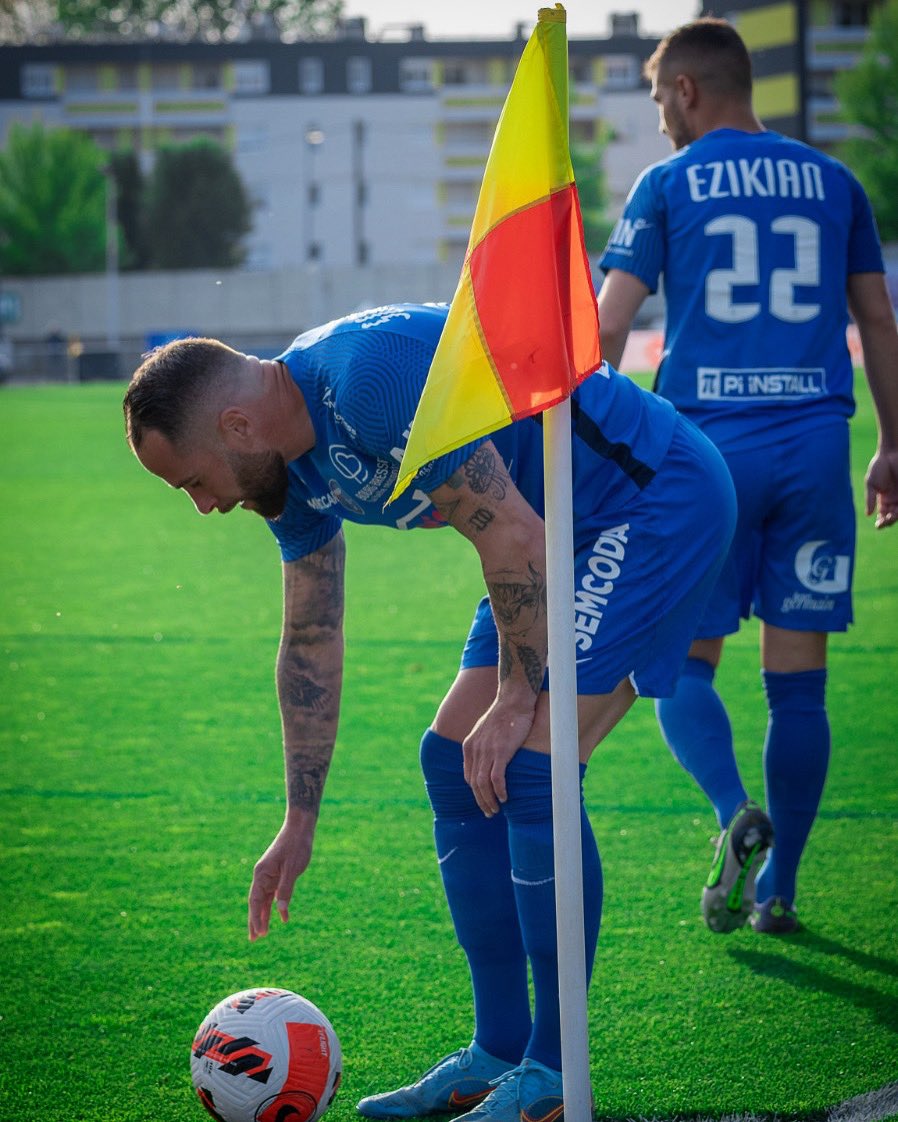 ScaramozzinoA's tweet photo. Une saison de plus achevée …
Se servir de celle-ci pour s’améliorer et progresser d’avantage la saison prochaine 🦾
Place aux vacances 🧘🏻♂️
@FBBP01 🔵⚪️
#TeamBressan #fbbp01 #NationalFFF #FFF #BourgEnBresse #Ain #Football #SCARA #AS13 https://t.co/BkzfkmiJzR