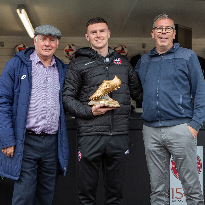MUFCYorkRoad's tweet photo. 🏆 Your 2021/22 Golden Boot winner, Manager's Player, Player's Player, and Supporter's Player runner-up, Josh Kelly. 

#WeAreMaidenhead