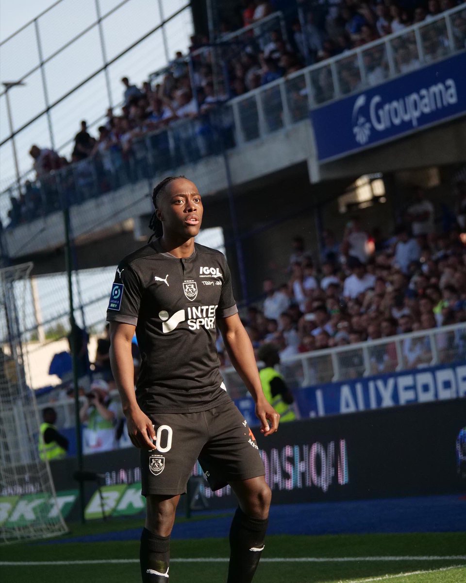 LusambaA's tweet photo. Merci ⚪️⚫️ @AmiensSC https://t.co/OZ43HWkjSi