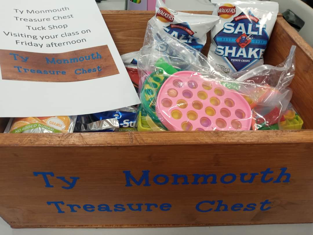 SensoRhu's tweet photo. Ty Monmouth Treasure Chest was a hit with our pupils. Growth Group  completed market research, learnt how to calculate the marking up, made the wooden box and developed the marketing material. Well done all, very proud! #alnwales https://t.co/UftD9WUgYB