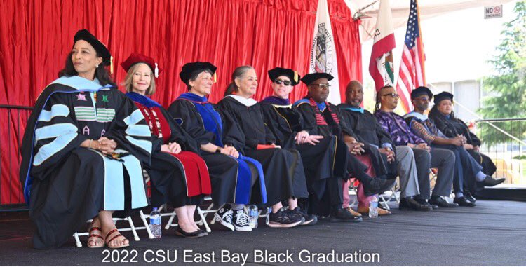MagicMarguerite's tweet photo. Out here in these commencement streets. 🎓 Congratulations, graduates! #Commencement2022 #CriticalSideEye #EdD #BlackGrad   #HollaAtAScholar #BlackExcellence ✊🏽💗�� https://t.co/muvHxvv9tN