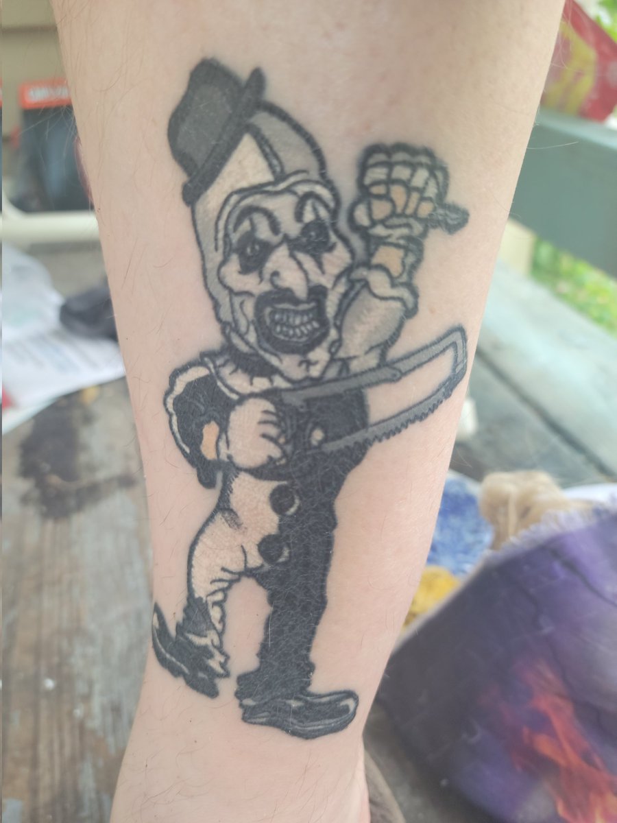 BrandonSylves18's tweet photo. @BDisgusting My leg and I are ready for part 2!! https://t.co/MJMLb8d0aZ
