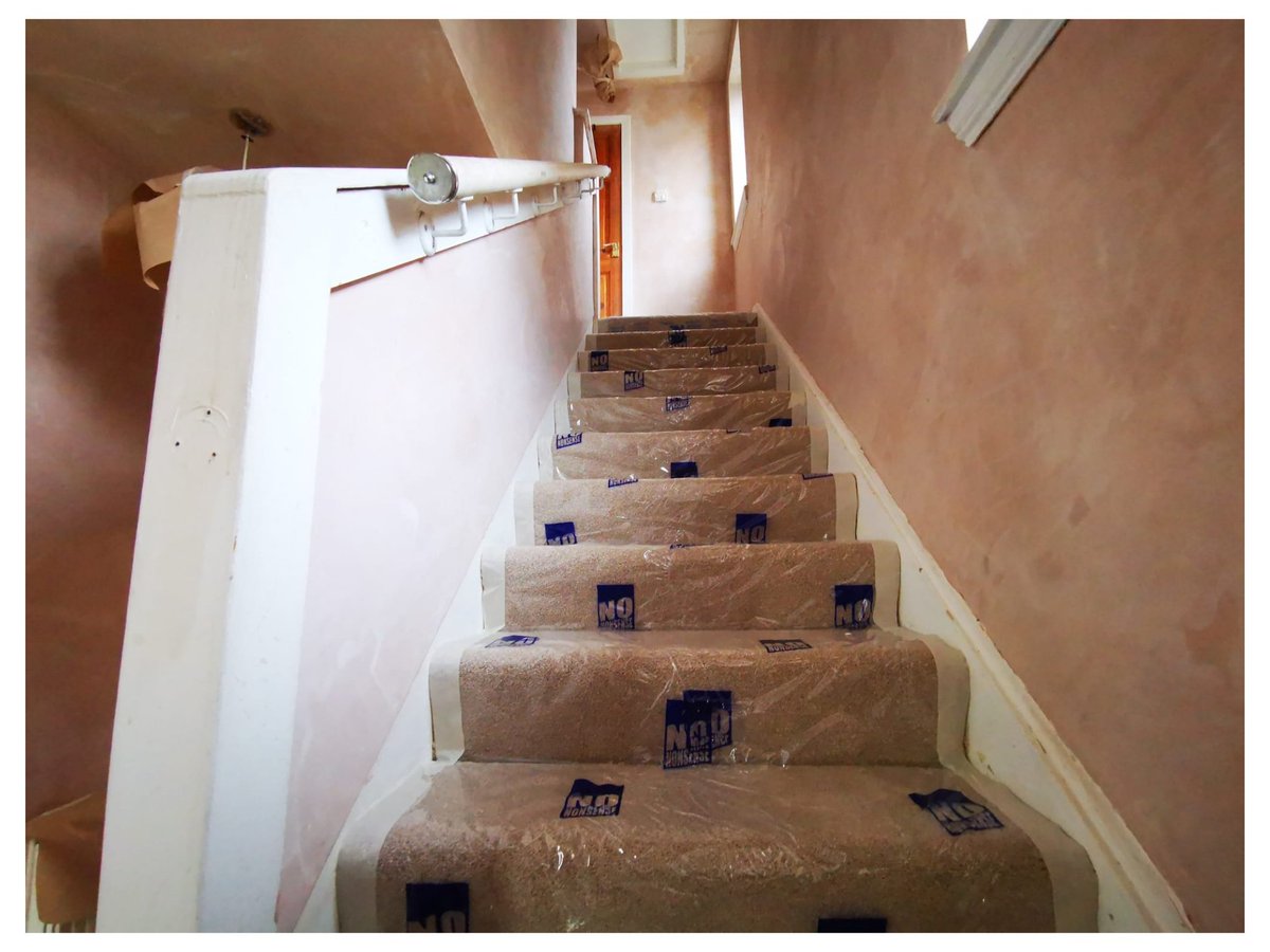 GeerafDecorator's tweet image. 🤩We love when home owners decide to do complete makeover of house interiors🤩

🙋Say bye to old wallpapers and say hi to freshly plastered walls and new carpets🙋