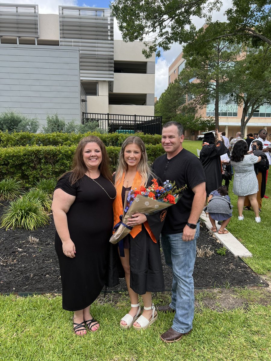 Michellecahoe's tweet photo. I never post on here but this deserves to be on everyone of my social media page! You make me a proud Momma @destinycahoe https://t.co/c28giVYrcC