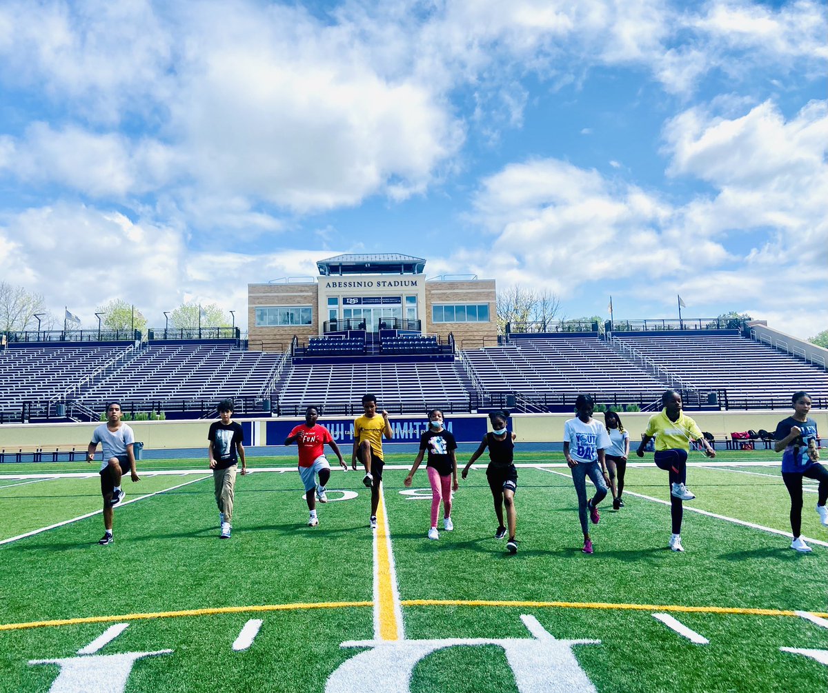 #ThatsAWrap for our practices at Sallies #AbessinioStadium!#THANKS @Salesianum & Scott for #ALWAYS making us feel like family & finding us time & space to practice at #AbessinioStadium.Tx for giving our @BancroftDE track & field athletes time to practice on an #AMAZING track!👟🙏