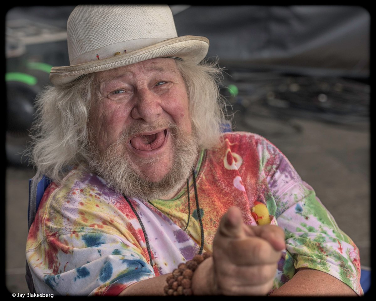 HogFarmHideaway's tweet photo. Let's wish our good friend Wavy Gravy a very Happy 86th Birthday!⁠

To the rock emcee who has been referred to as "a saint in a clown suit,” the “clown prince of the counter-culture," and has devoted his life's work to “doing something good for a change. We love you! 🤡🌈💜⁠
⁠ https://t.co/AnOVhhW2h3