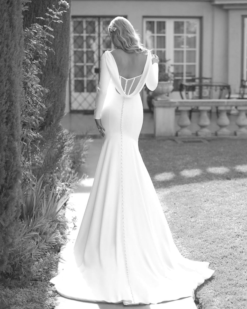 Always in style 🌟

Looking for simple elegance. We have lots of options for you alongside our romantic lace and tulle gowns. We adore simple and elegant just as much.

- Team Rachel Ash 

#rachelash #simpleweddingdress #crepeweddingdress #elegantweddingdress