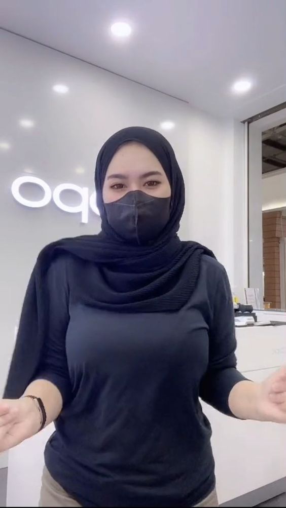 DavinaFaiqah's tweet photo. hari ini dpt rejeki dari bos, dibeliin hp baru.. alhamdulillah.. hehe https://t.co/oilSn0X7iR