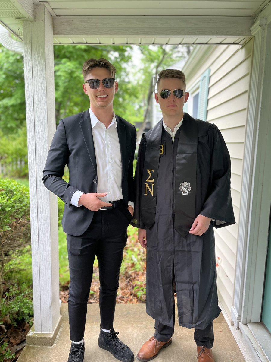 MarcEllinger's tweet photo. Michael graduated from @MizzouBusiness !!  On to @daniel_ellinger in just a few minutes with him MBA from @MizzouBusiness also! https://t.co/Esnnq7iB8g