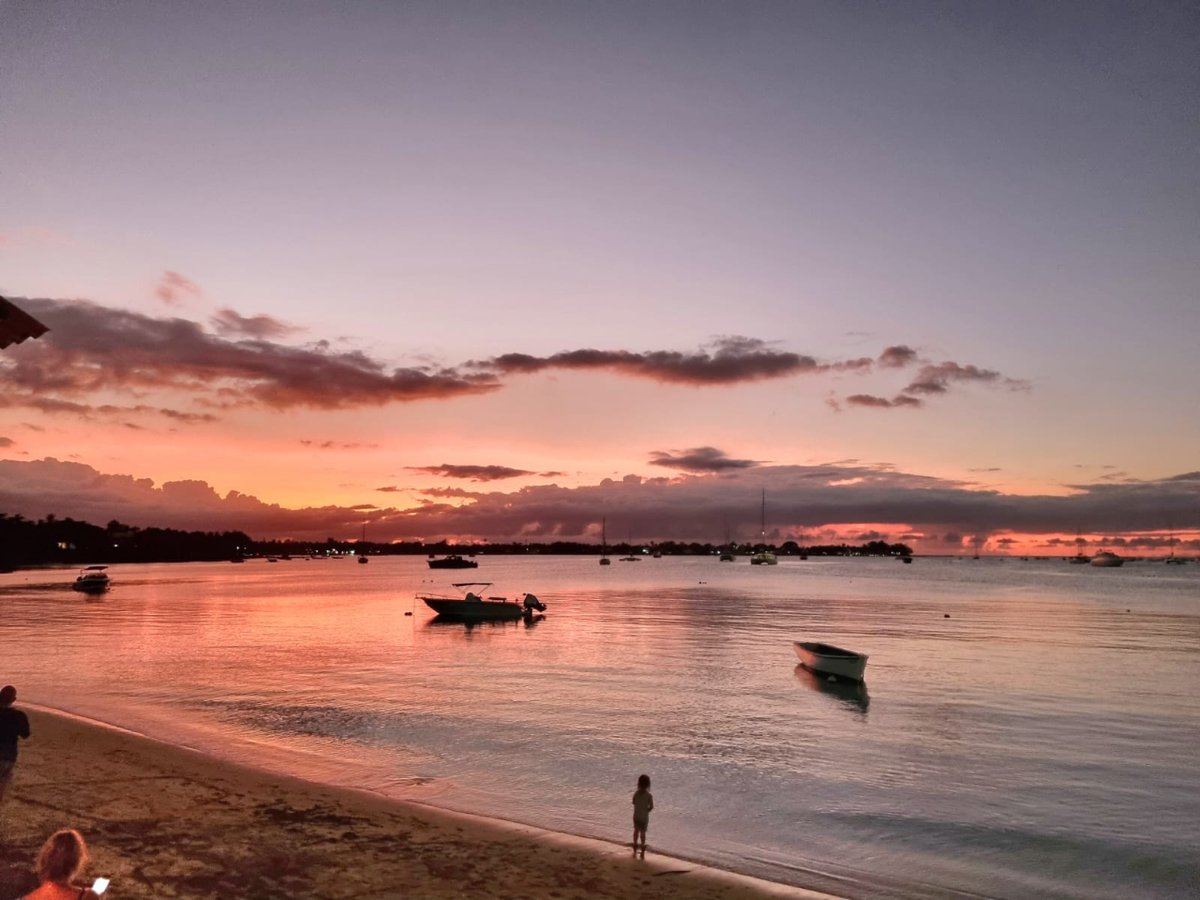 Goodnight from Mauritius!
Stunning sunset colours at LUX Grand Baie. 
#sunset #travelwithangelfish #mauritius