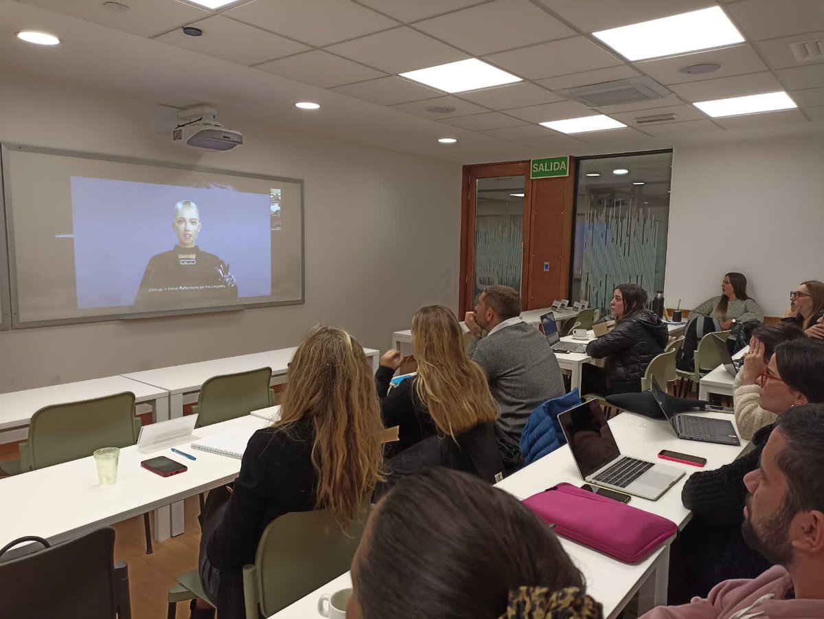 FernandoJaraFon's tweet photo. Compartiendo Master class de “Inteligencia Artificial en el Marketing”, en Maestría en Marketing, Universidad Católica del Uruguay. (UCU)

Según indica Accenture "La productividad de las empresas se puede aumentar en un 40% cuando se utiliza inteligencia artificial”. https://t.co/A9SFYjYV65