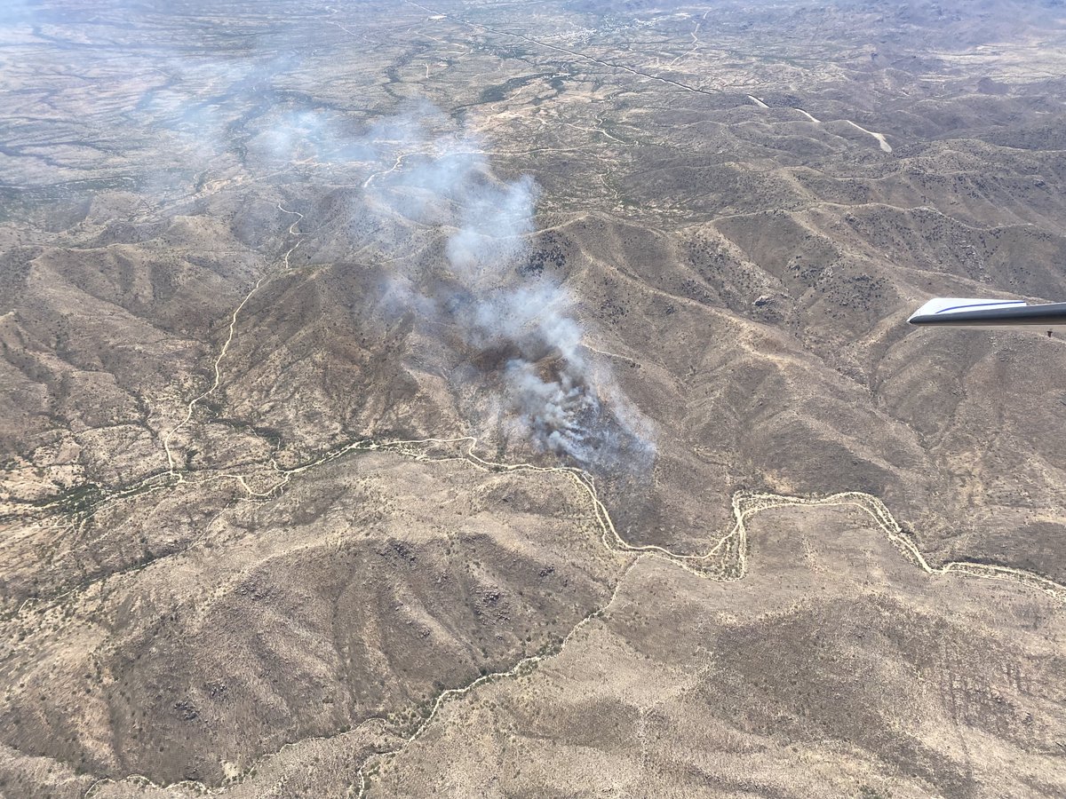 KOLDNews's tweet photo. BREAKING: #SmugglersFire burning in #PimaCounty >> https://t.co/yWVwwN40wq https://t.co/WdnuMwYqIM