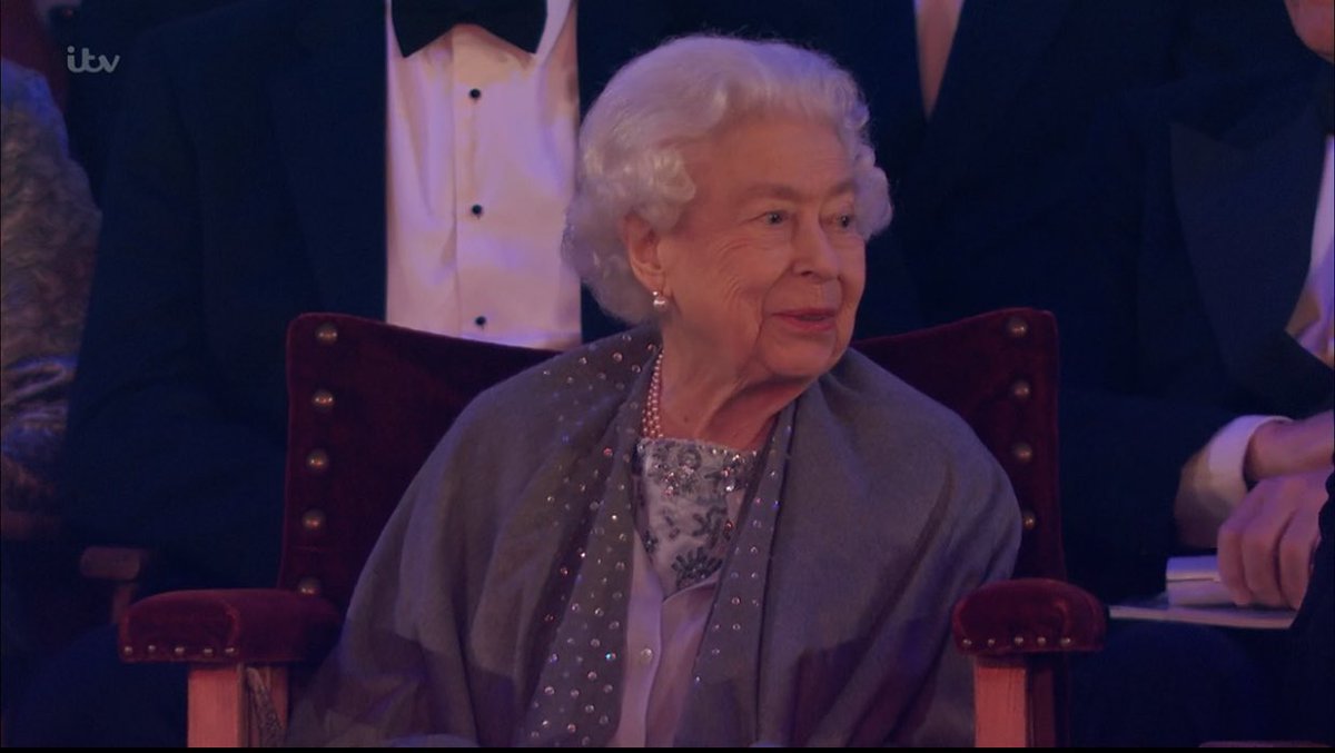 RoyalCentral's tweet photo. The Queen enjoying the #PlatinumJubilee celebrations at Windsor as horses and dogs take to the arena https://t.co/DXaM5BVUfZ