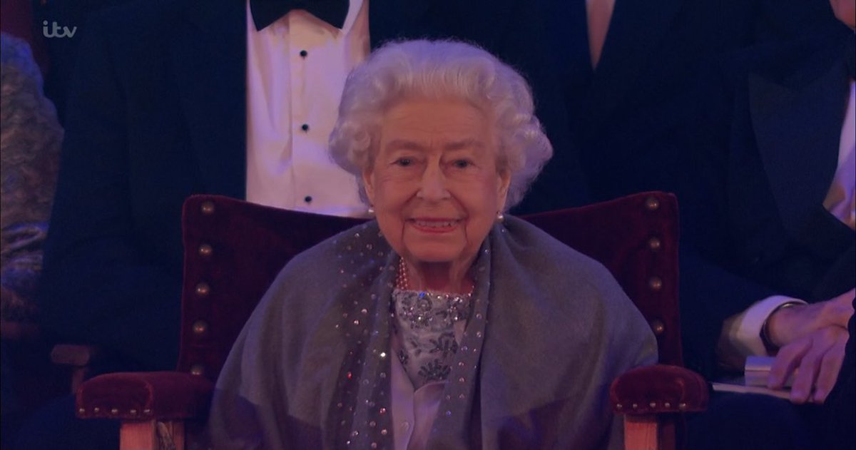 RoyalCentral's tweet photo. The Queen enjoying the #PlatinumJubilee celebrations at Windsor as horses and dogs take to the arena https://t.co/DXaM5BVUfZ