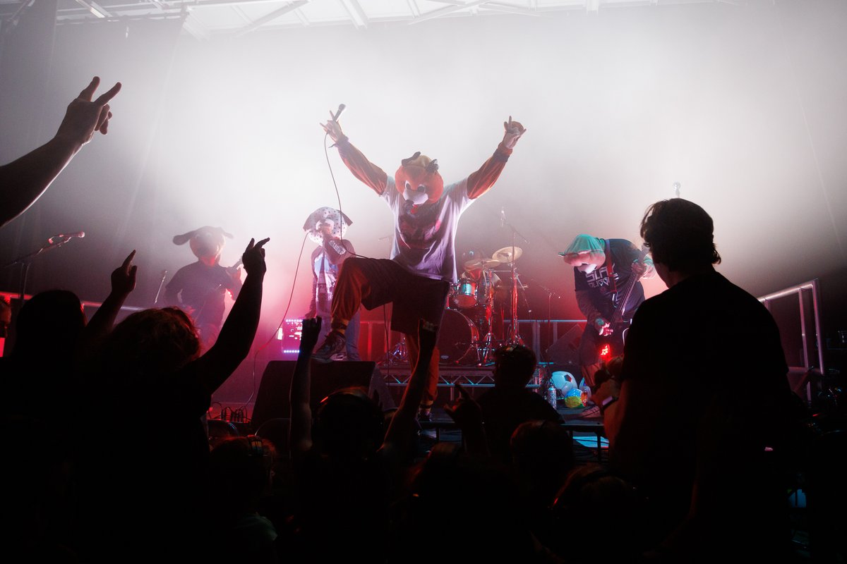 slayduggee's tweet photo. Amazing photos from @clairehaighpics taken at @CambJunction 🐶📸🤘 Wanna join the ultimate metal party for kids AND adults, see you at Tunbridge Wells @twforum 28/5 or Guilford @BOILEROOM 29/5 #slayduggee #gigphotos #cambridgejunction #kidslovemetal #gigsforkids @Mutley__Cruz https://t.co/gwY1xFdIUt