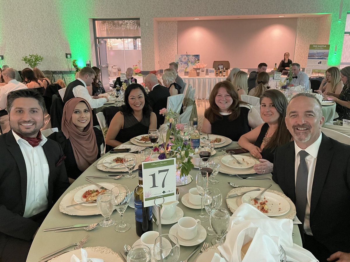 bradyjepsen's tweet photo. Had a wonderful evening last week with friends from @FirstWestCreditUnion and @EnvisionFinancial in support of @LangleyMemorialHospitalFoundation. Thank you Mike and Leanne Lauren for sponsoring this event which is helping do great work in our local community. https://t.co/kCetFXSbek