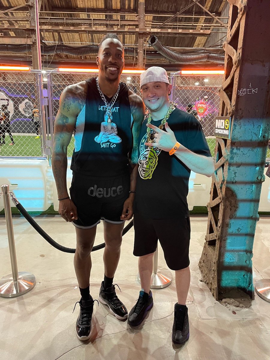 southside88pe's tweet photo. @fcflio @DwightHoward Yo @DwightHoward ..... honored brother. Surprise of a lifetime. Thanks for swinging by playboy! Grail pic, 100!#fcflio #nba #Legend ๐ฅ๐ฅ https://t.co/Zgt7Yf7eoq